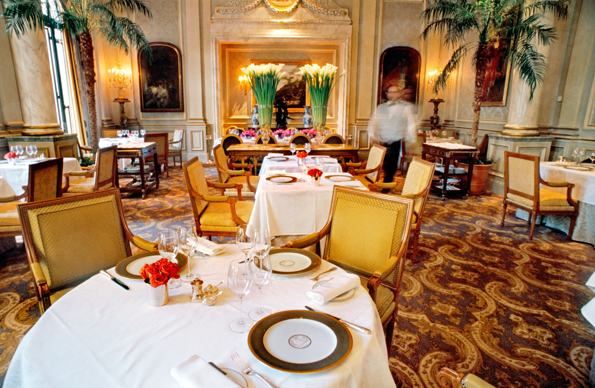 "Le Cinq" Haute Cuisine Restaurant, Hotel Four Seasons George V, Paris.