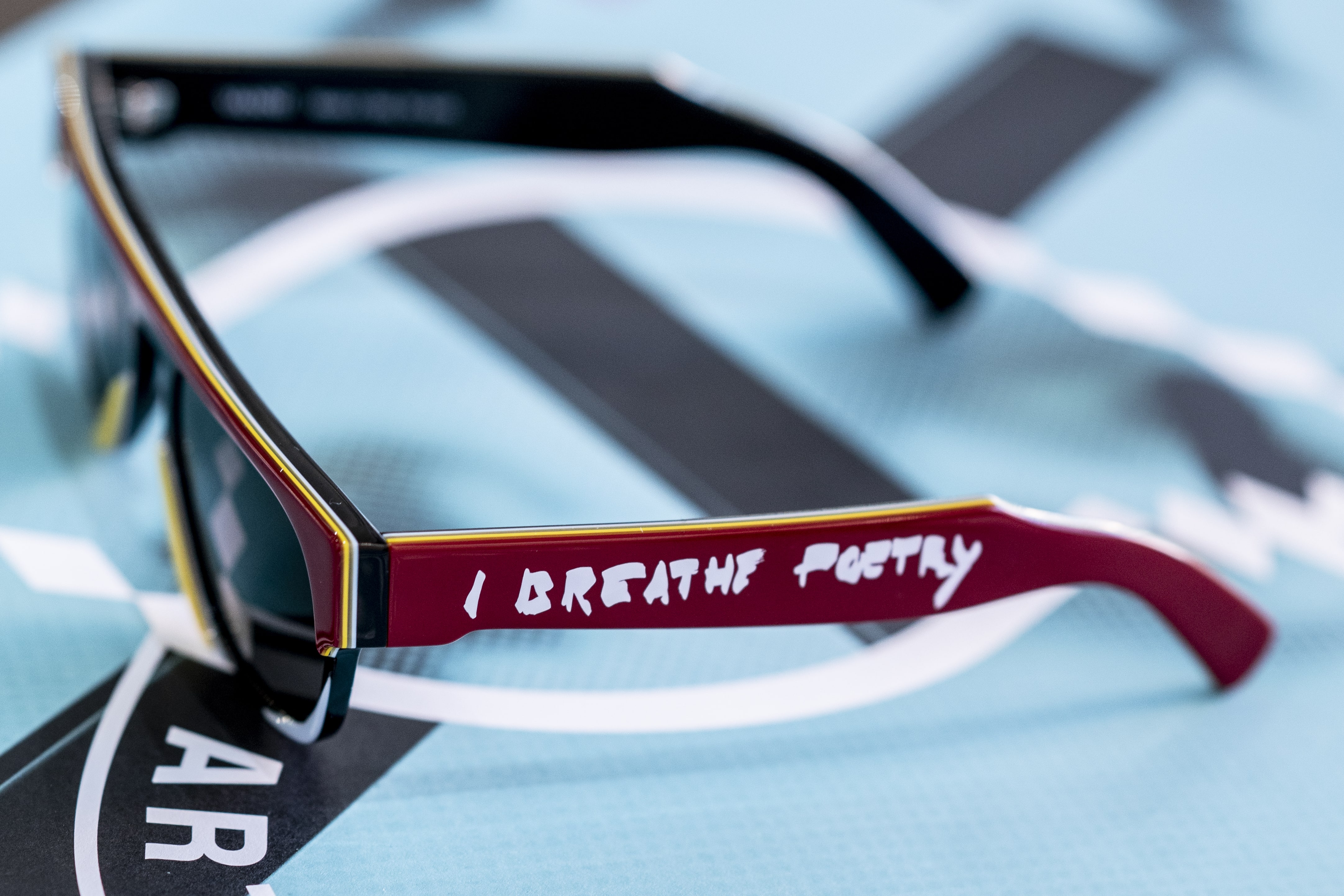 Art that dresses the eye.  The Case of VANNI Eyewear cover