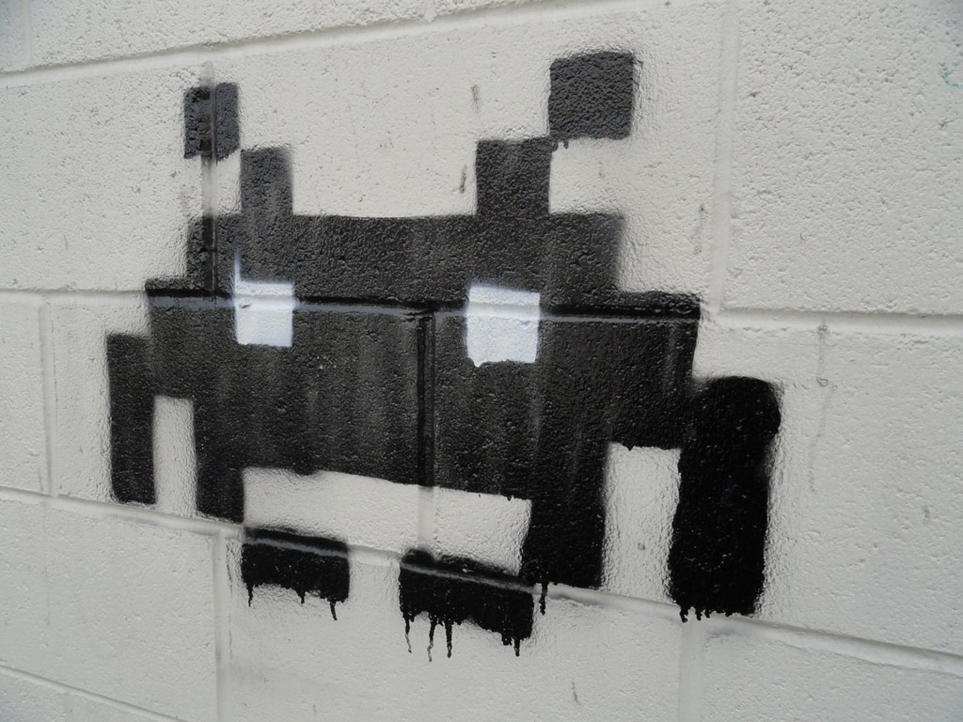 Space Invader Tag, Cam Evans
