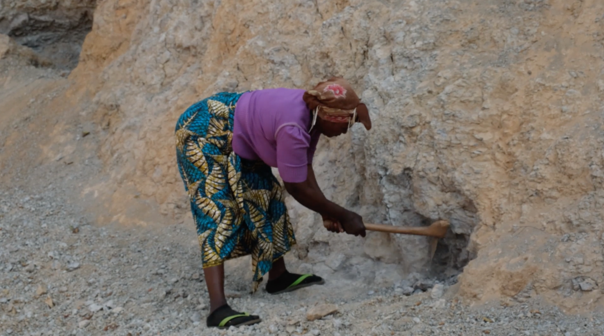 A muTonga potter in the Gwembe Valley digging clay out of a hill.