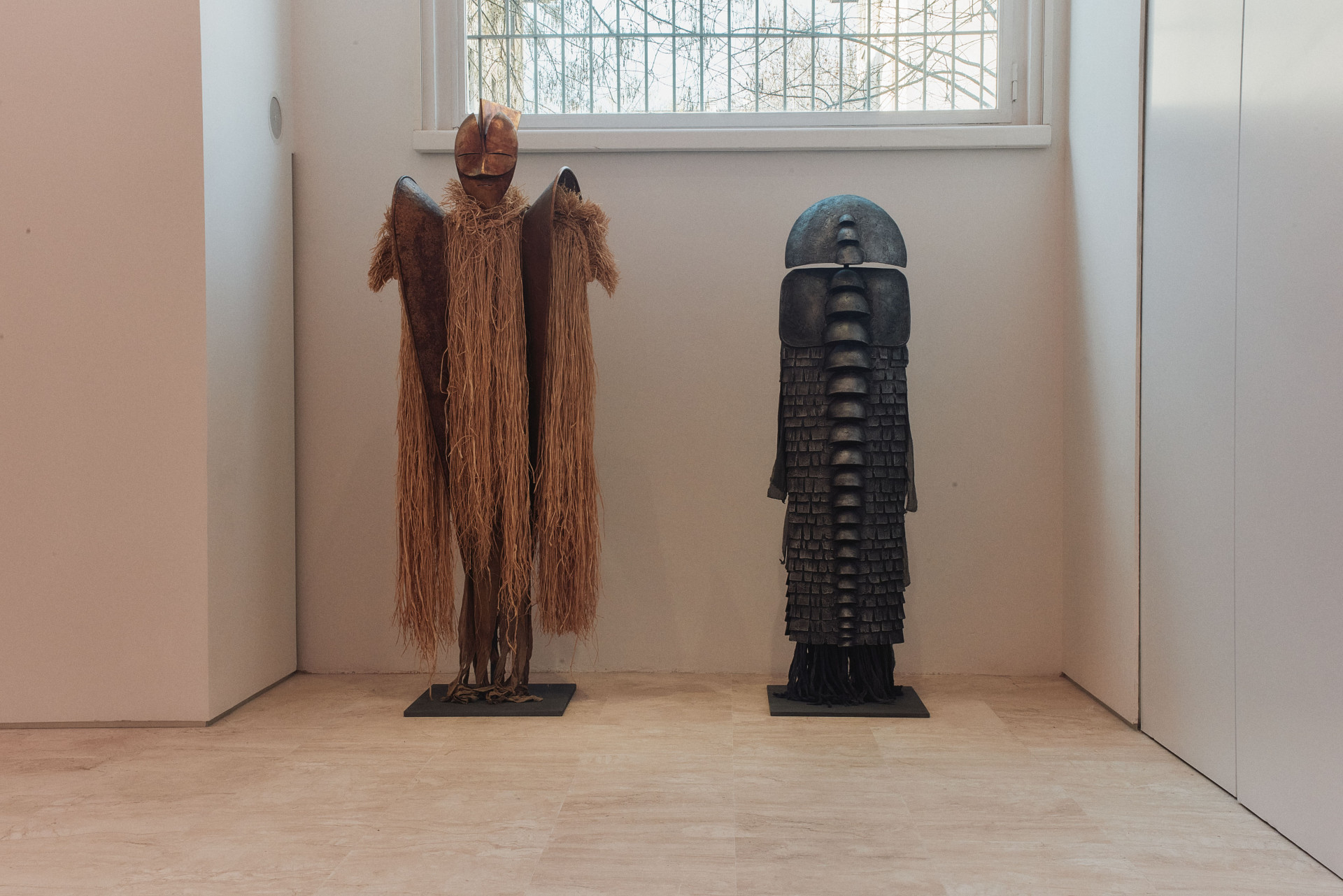 Arnaldo Pomodoro, Costume of Dido (left) and Costume of Creon (right), photograph by Andrès Juan Suarez, courtesy of Arnaldo Pomodoro Foundation